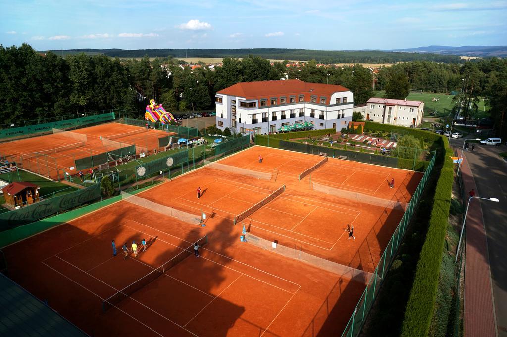 Hotel Sport Zruc Екстер'єр фото